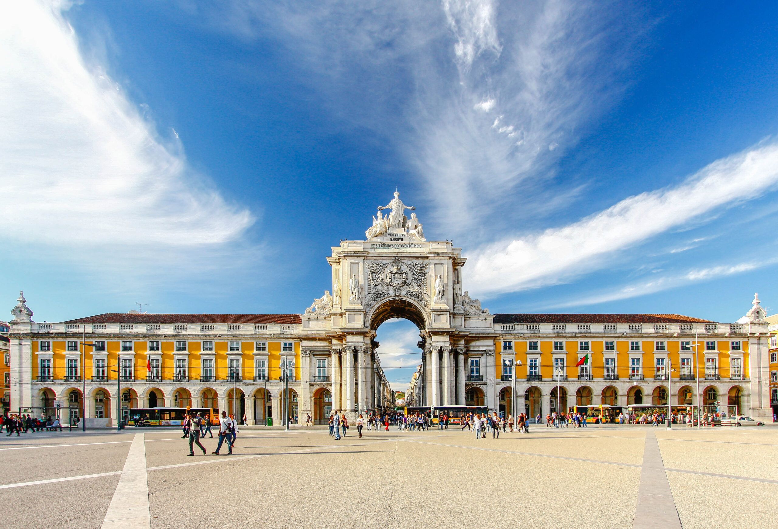 La cathédrale et le palais royal, monuments centraux de Lisbonne